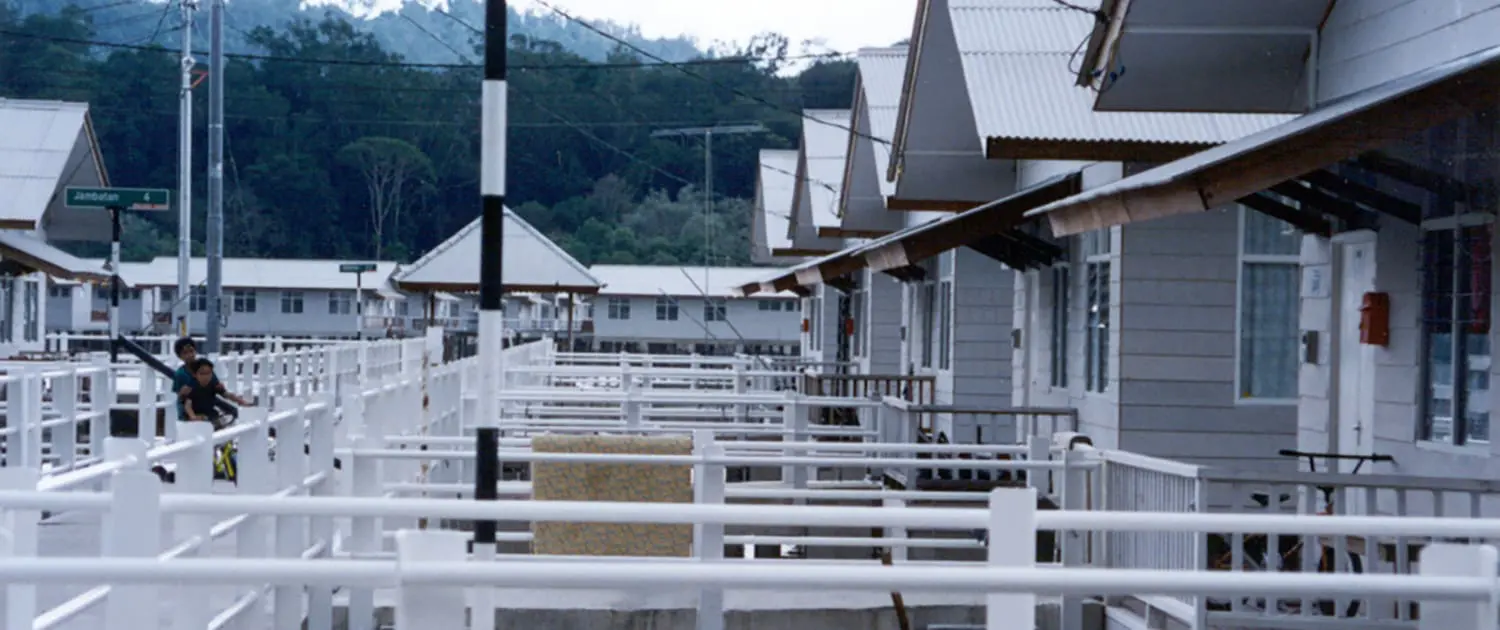 Brunei Houses located above the water vacuum sewers are installed in areas which would be too difficult to sewer in any other way including houses built on jetties above the water.