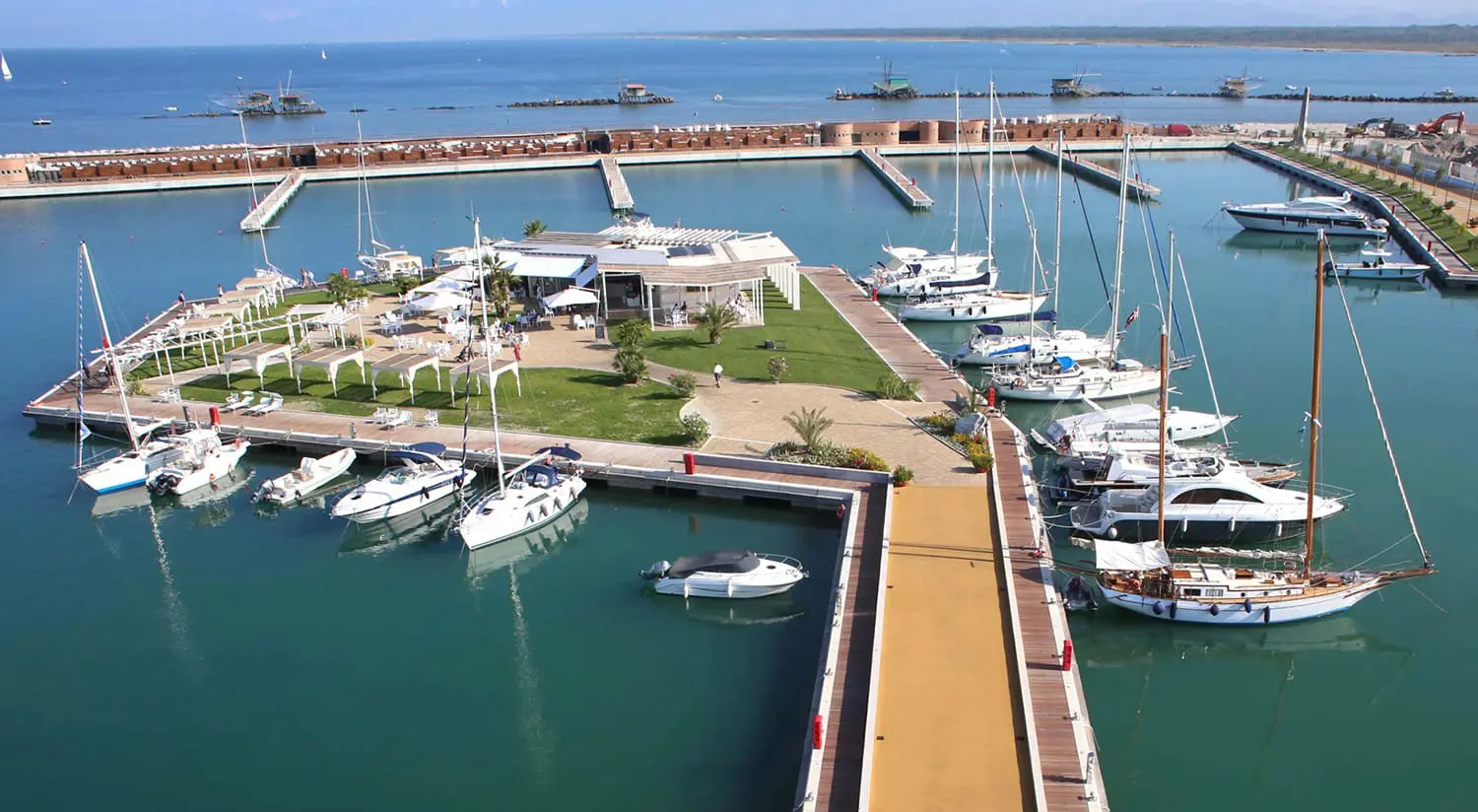 Vacuum sewer system used in marina precincts